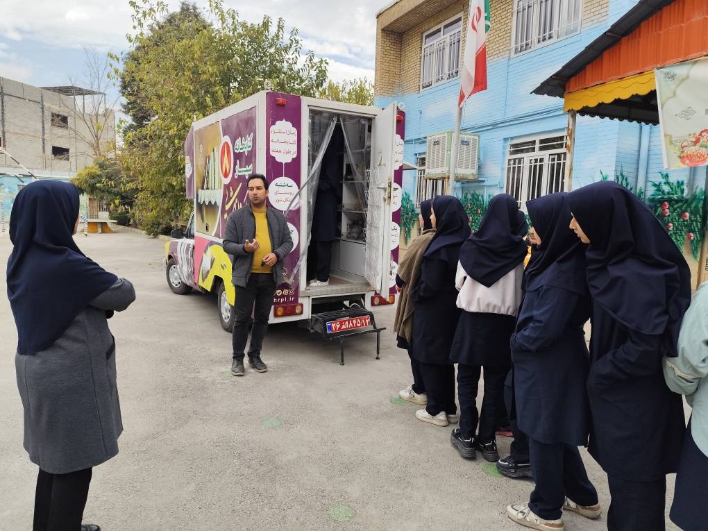 برگزاری محفل ادبی «ناهید» در بیدخت/ تور کتابخانهگردی در جغتای