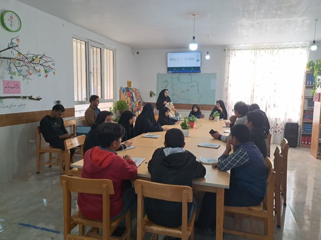 برگزاری محفل ادبی «ناهید» در بیدخت/ تور کتابخانه‌گردی در جغتای