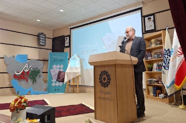 تازهترین آثار جلیل صفربیگی در کتابخانه مرکزی ایلام رونمایی شد