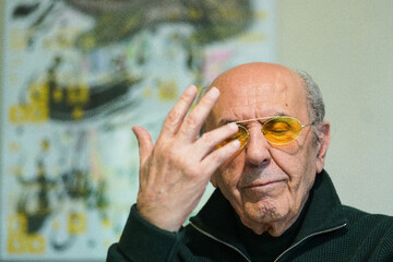 گفت‌وگو با نویسنده طنزاندیش