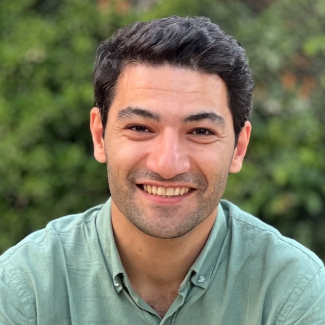 برخلاف ایران طراحی کتاب در جهان بسیار رایج است/ بسیاری از ناشران هنوز در حوزه گرافیک مقاومت نشان می‌دهند