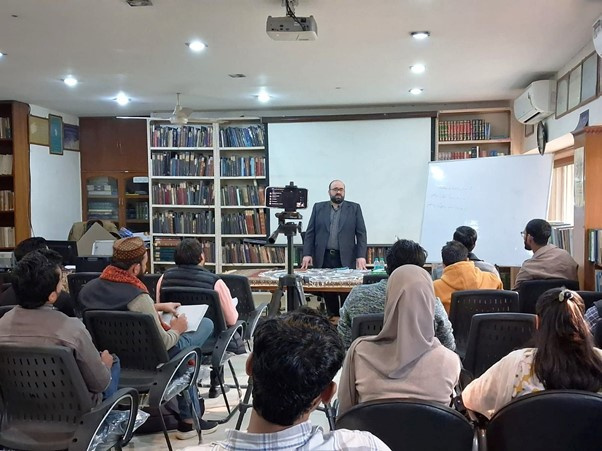 تأثیر ادبیات عامه بر ادبیات داستانی مدرن ایران بررسی شد