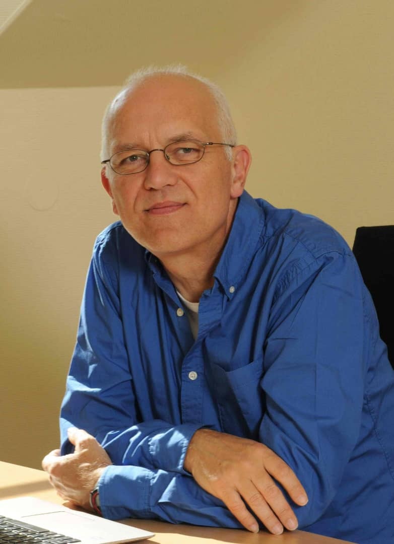 قفس آهنین معلم و رابطه بازاری با دانش آموز /  علیه توده‌ای‌سازی آموزش / بازتعریف نقش مربی و معلم