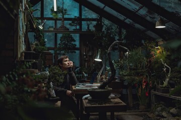 نقدی به فیلم «چاره‌ای نیست»/ تنازع برای بقا یا اصالت سود خصوصی!