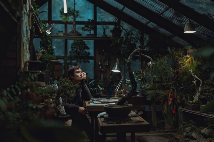 نقدی به فیلم «چاره‌ای نیست»/ تنازع برای بقا یا اصالت سود خصوصی!