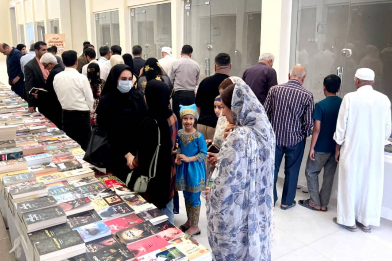مردم خمیر در نمایشگاه کتاب ۱.۵ میلیارد ریال کتاب خریدند
