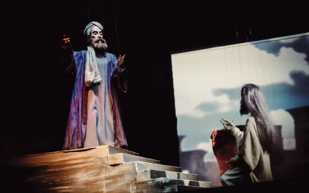 برای من حافظ به عنوان شاعری که میخواهد ایرانی آزاد و بدون ریا بسازد اهمیت زیادی دارد