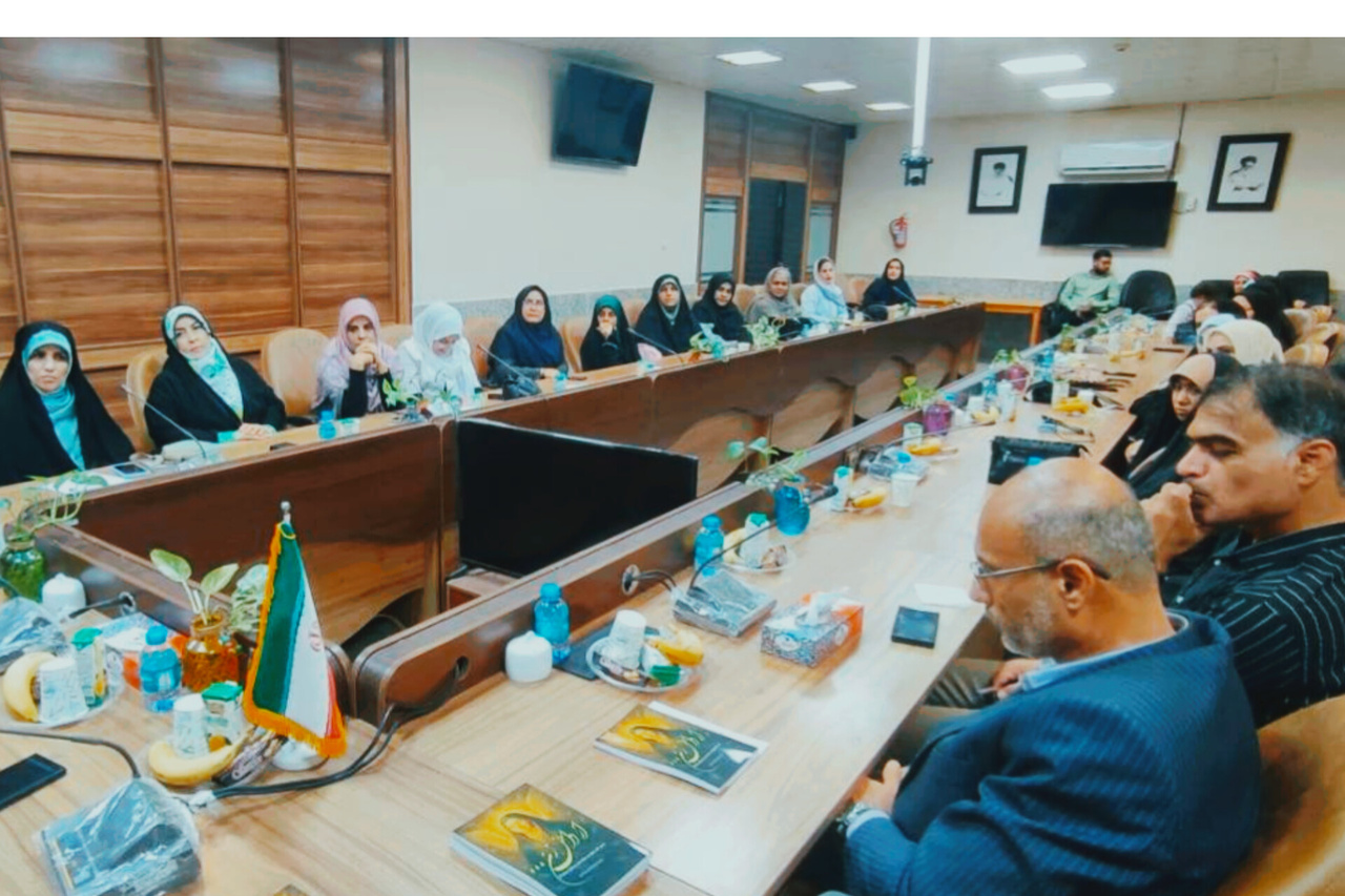 ۳ کتاب در بندرعباس رونمایی شد