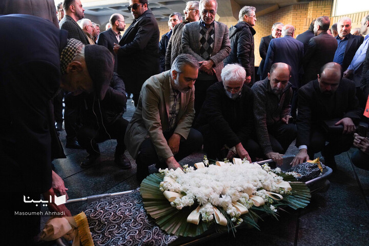 مراسم تشییع پیکر کامران فانی