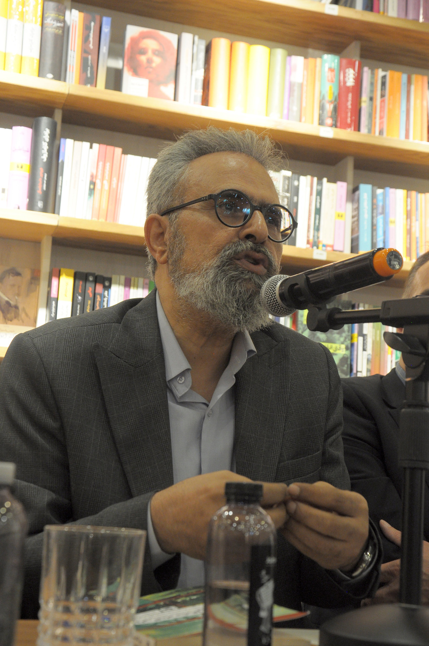 در تاریخ، نه صفر داریم و نه صد