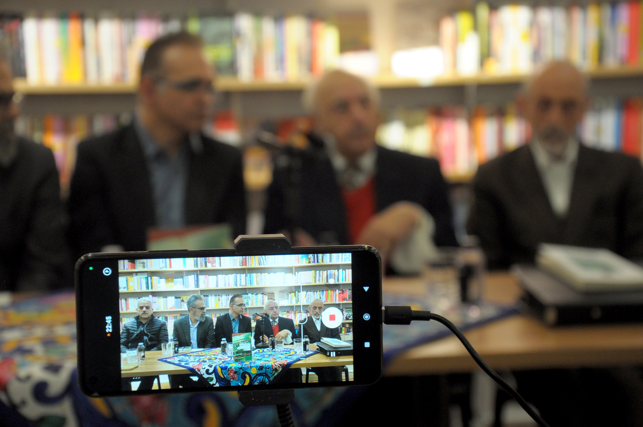 در تاریخ، نه صفر داریم و نه صد