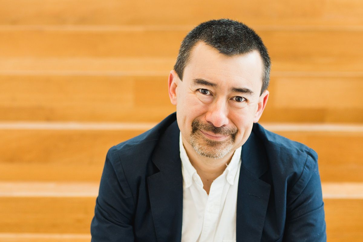 پیتر هو دیویس یک مشاهده‌گر عمیق روان انسان است