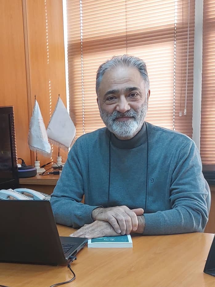 دغدغه‌های ملموس سینان سولون، مرا به ترجمه داستان‌هایش ترغیب کرد