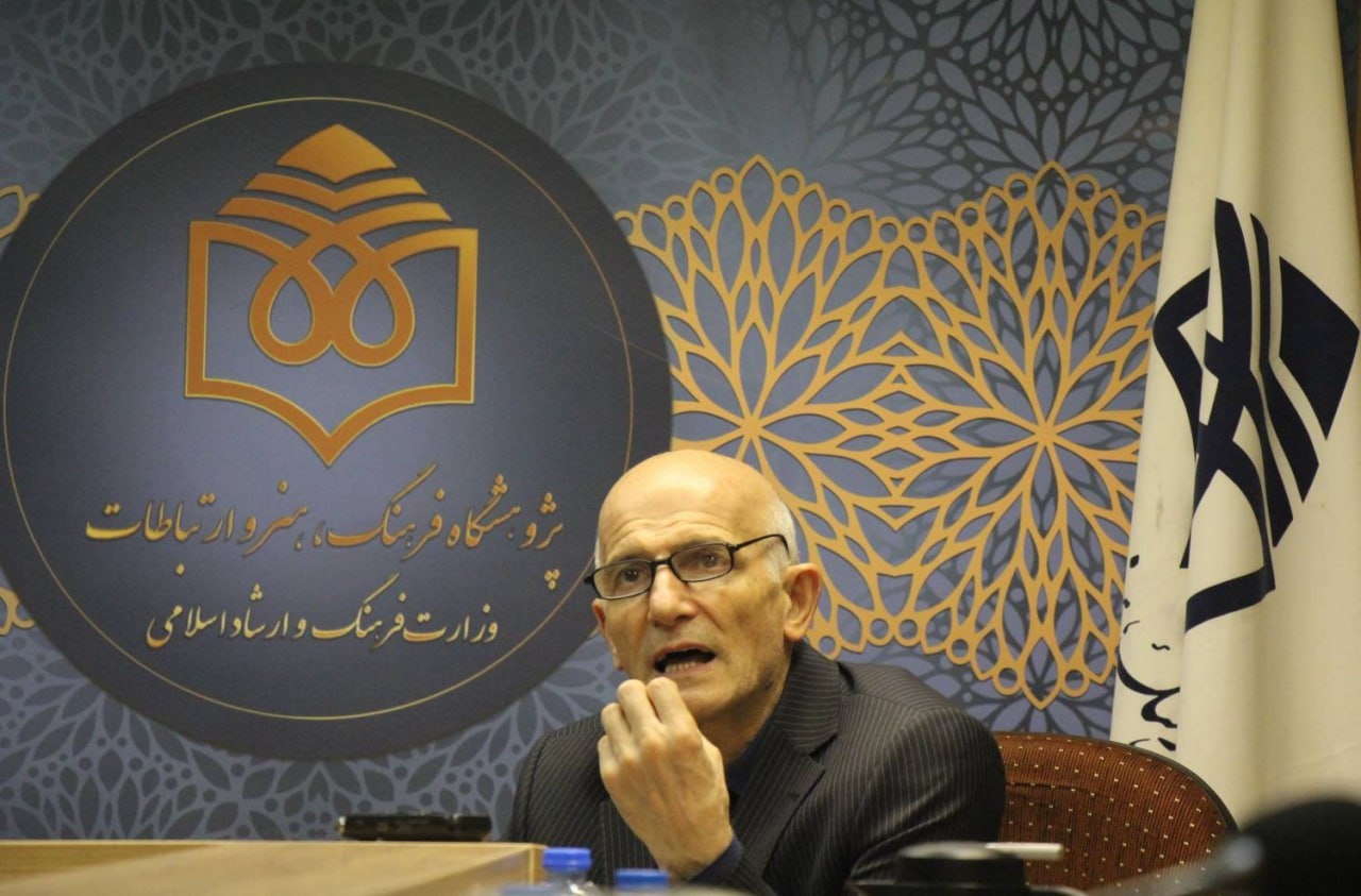 نگاه فورمالیستی به تحقیق اشتباه است