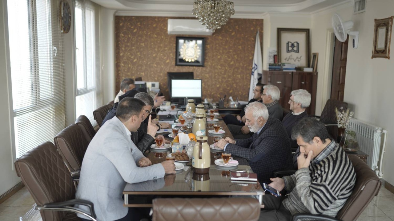 مشکلات صنعت کتاب ایران؛ از ضعف برنامهریزی تا برنامههای غیرمستمر