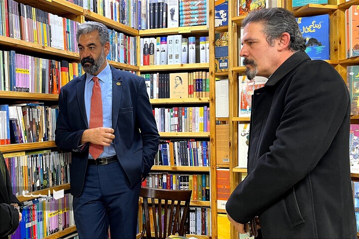 هجده سالگی نشر آموت؛هشت سالگی کتابفروشی آموت