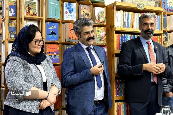 هجده سالگی نشر آموت؛هشت سالگی کتابفروشی آموت