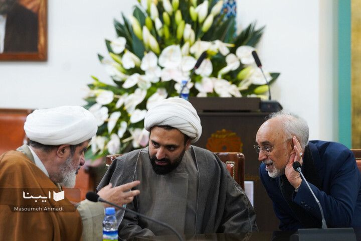 منقبتِ منتقدِ فلسفه