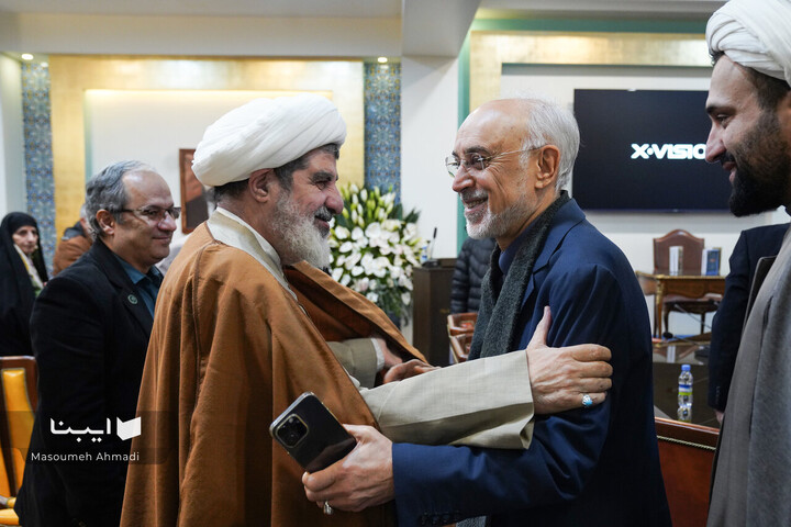 منقبتِ منتقدِ فلسفه