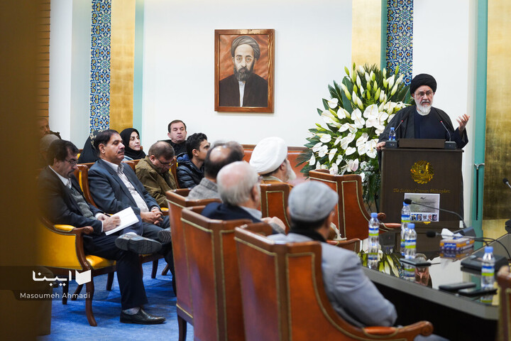 منقبتِ منتقدِ فلسفه