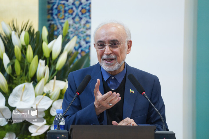 منقبتِ منتقدِ فلسفه