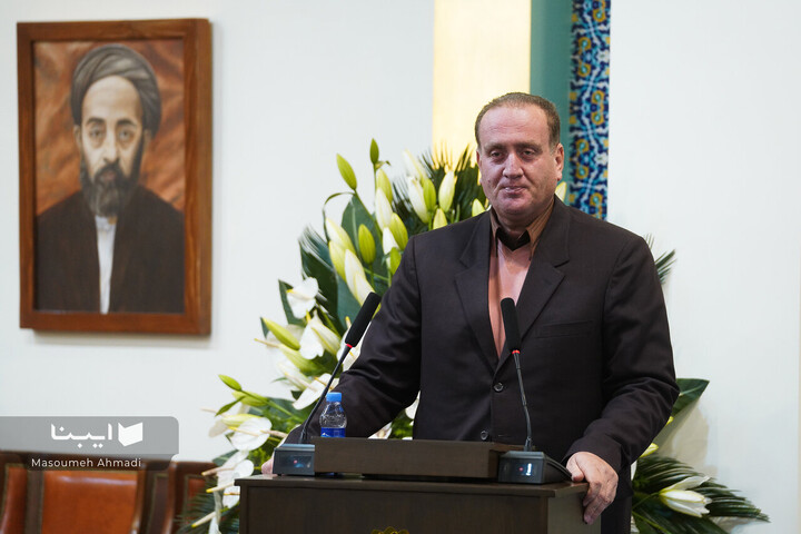 منقبتِ منتقدِ فلسفه