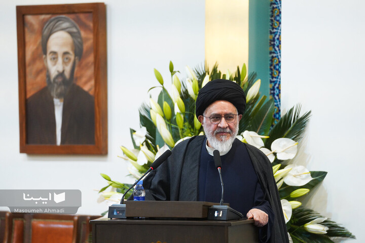 منقبتِ منتقدِ فلسفه