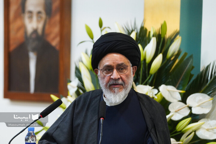 منقبتِ منتقدِ فلسفه