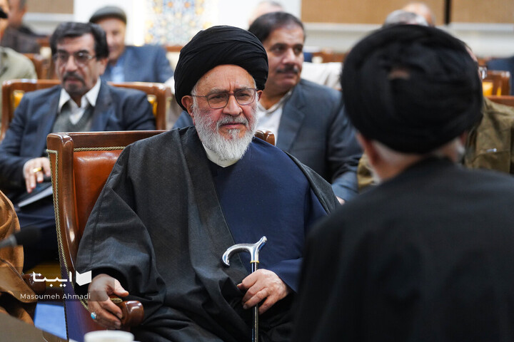 منقبتِ منتقدِ فلسفه