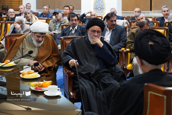 منقبتِ منتقدِ فلسفه