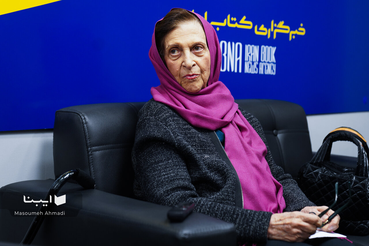 باید حوصله کرد، تاریخ خواند و خوشبین بود