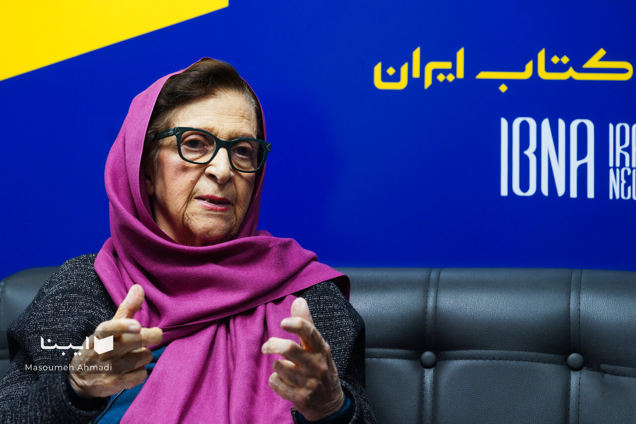 باید حوصله کرد، تاریخ خواند و خوشبین بود