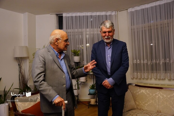 دیدار وزیر فرهنگ با هوشنگ مرادی کرمانی در شب یلدا
