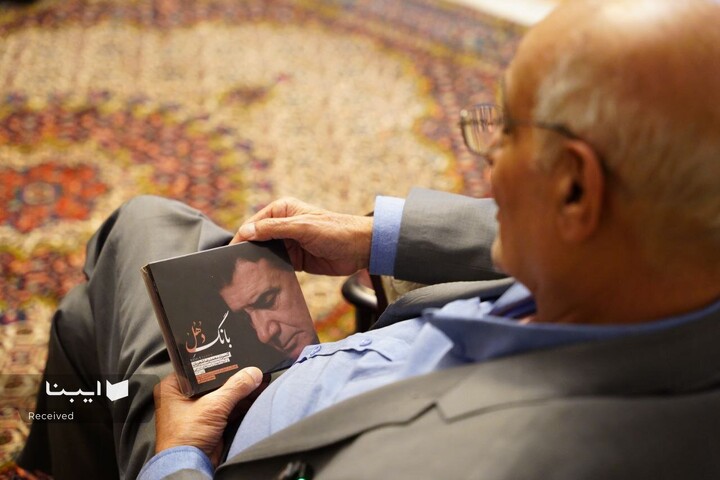 دیدار وزیر فرهنگ با هوشنگ مرادی کرمانی در شب یلدا