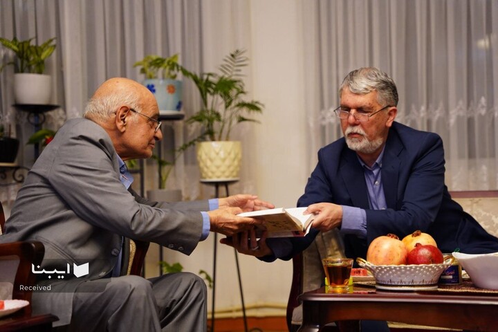 دیدار وزیر فرهنگ با هوشنگ مرادی کرمانی در شب یلدا