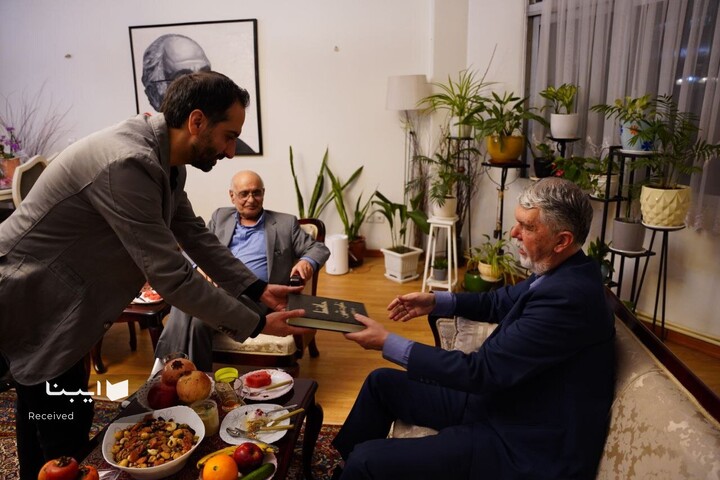 دیدار وزیر فرهنگ با هوشنگ مرادی کرمانی در شب یلدا