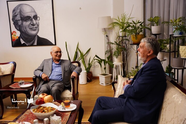 دیدار وزیر فرهنگ با هوشنگ مرادی کرمانی در شب یلدا