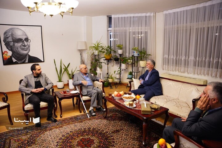 دیدار وزیر فرهنگ با هوشنگ مرادی کرمانی در شب یلدا
