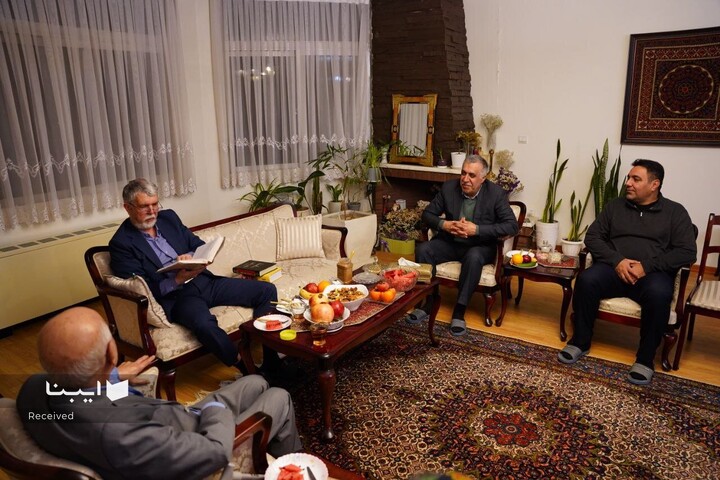 دیدار وزیر فرهنگ با هوشنگ مرادی کرمانی در شب یلدا