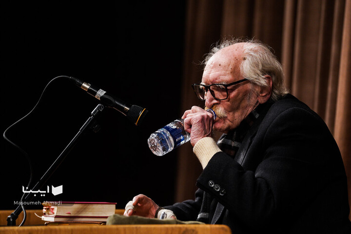 داستان‌خوانی محمود دولت‌آبادی در شب یلدا