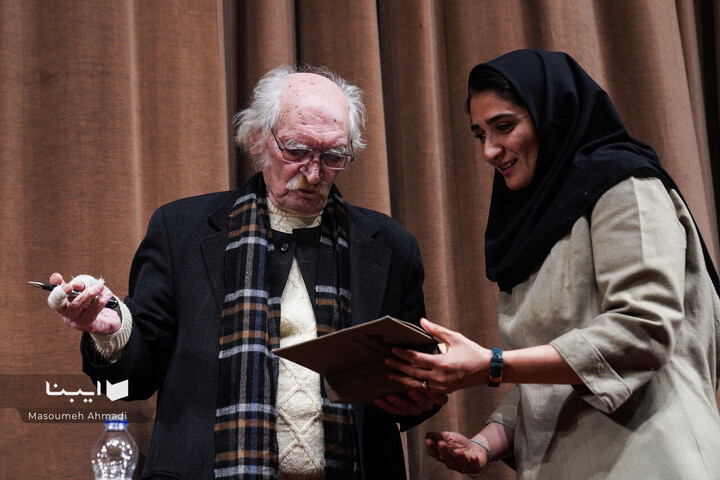 داستان‌خوانی محمود دولت‌آبادی در شب یلدا