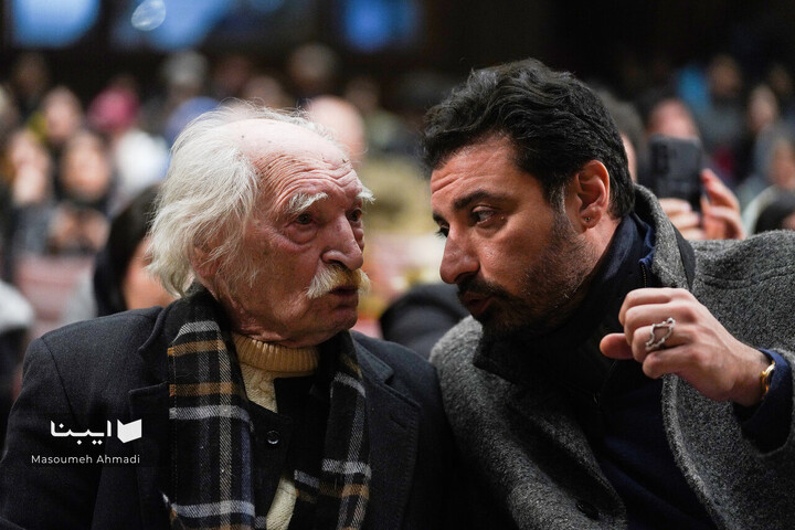 داستان‌خوانی محمود دولت‌آبادی در شب یلدا