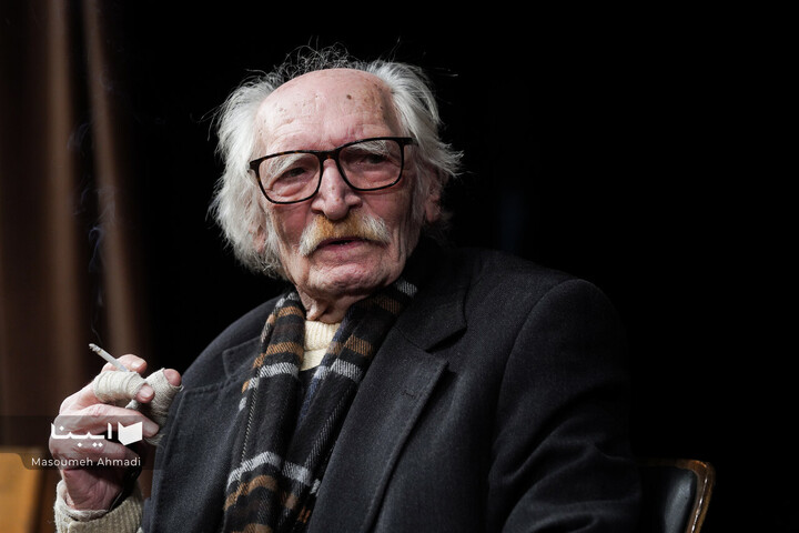 داستان‌خوانی محمود دولت‌آبادی در شب یلدا