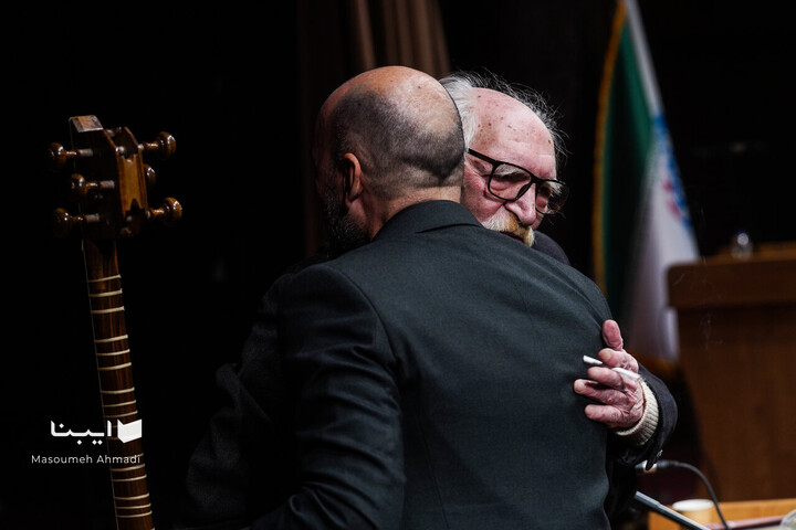 داستان‌خوانی محمود دولت‌آبادی در شب یلدا