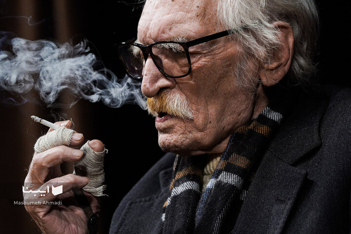 داستان‌خوانی محمود دولت‌آبادی در شب یلدا