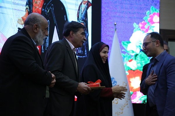 نشست «یلدای اقوام ایران من» در چهارمحال و بختیاری برگزار شد