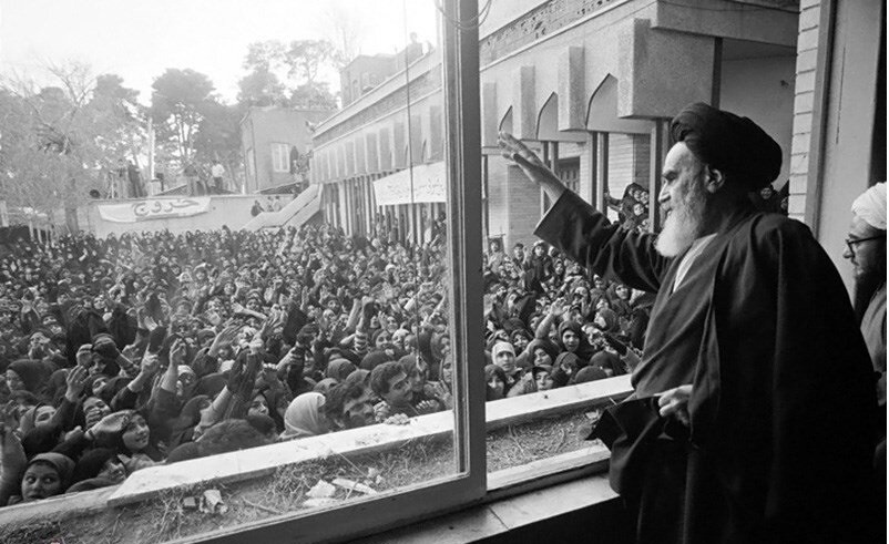 ماندگاری نظام در پیچ تاریخ؛ روایت محمد سمیعی از قدرت در ایران