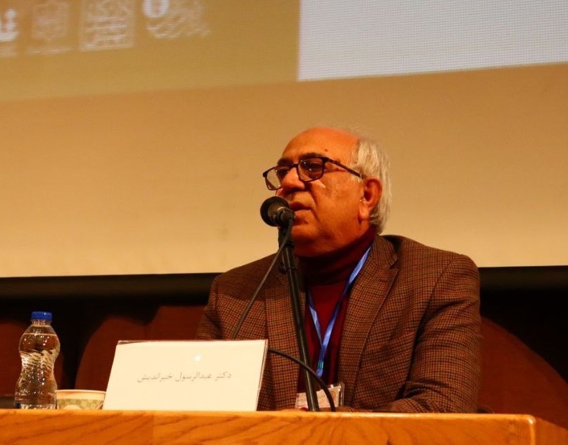 باستانی‌پاریزی مورخ طناز و تاریخ‌نویسی طنازانه