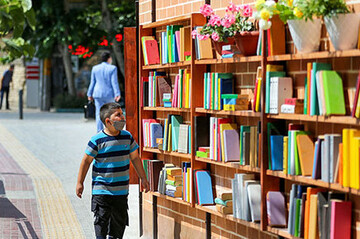 دیوار مهربانی کتاب؛ نسخه‌ای ساده برای ترویج کتابخوانی