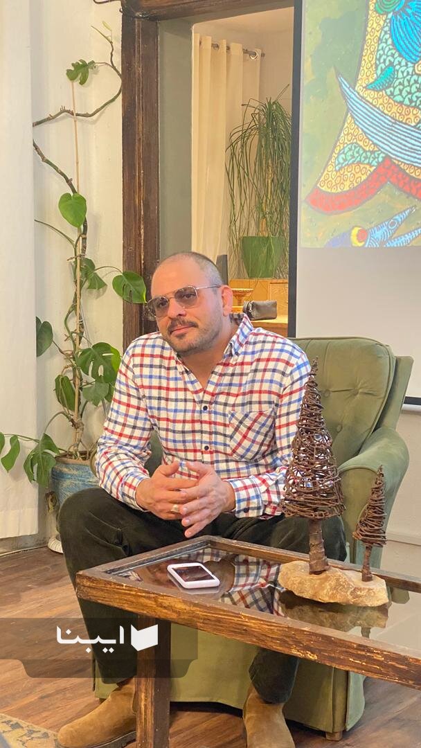 کتاب «دیوهای مقدس» در شیراز رونمایی شد